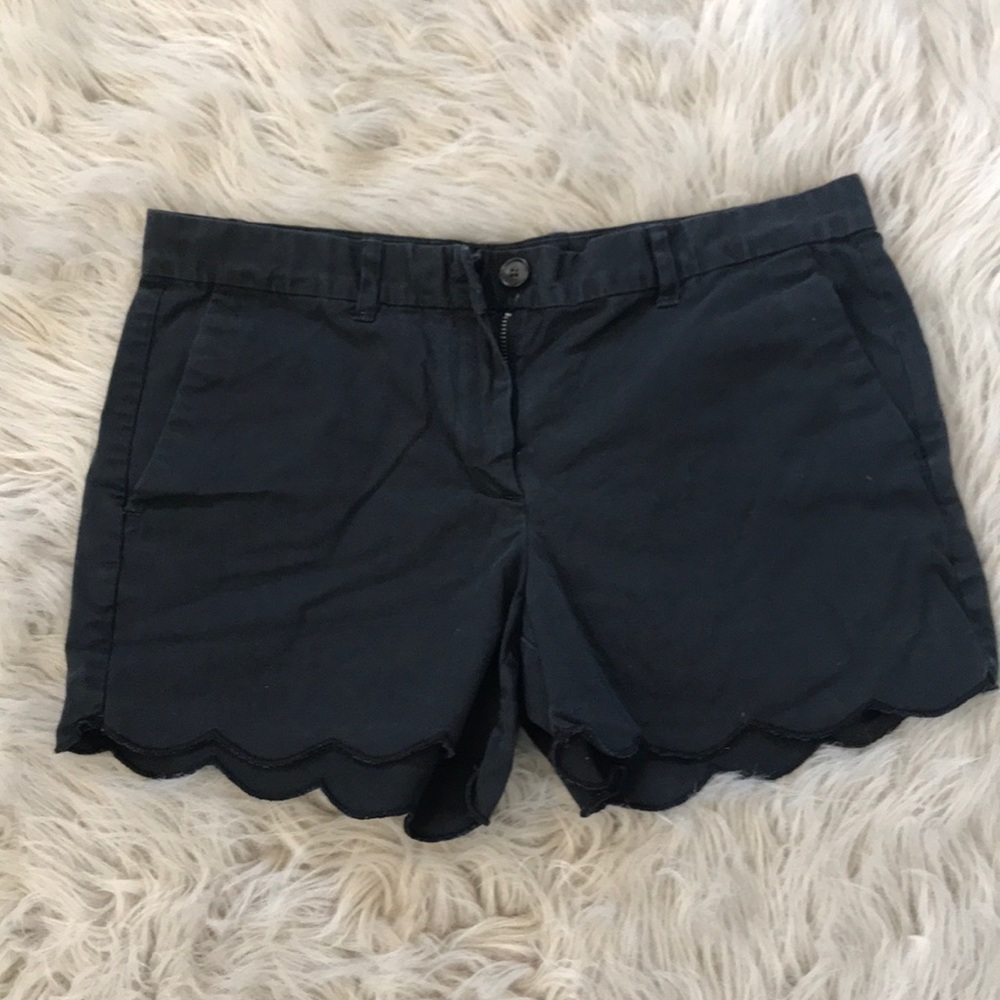 Scallop-Hem shorts